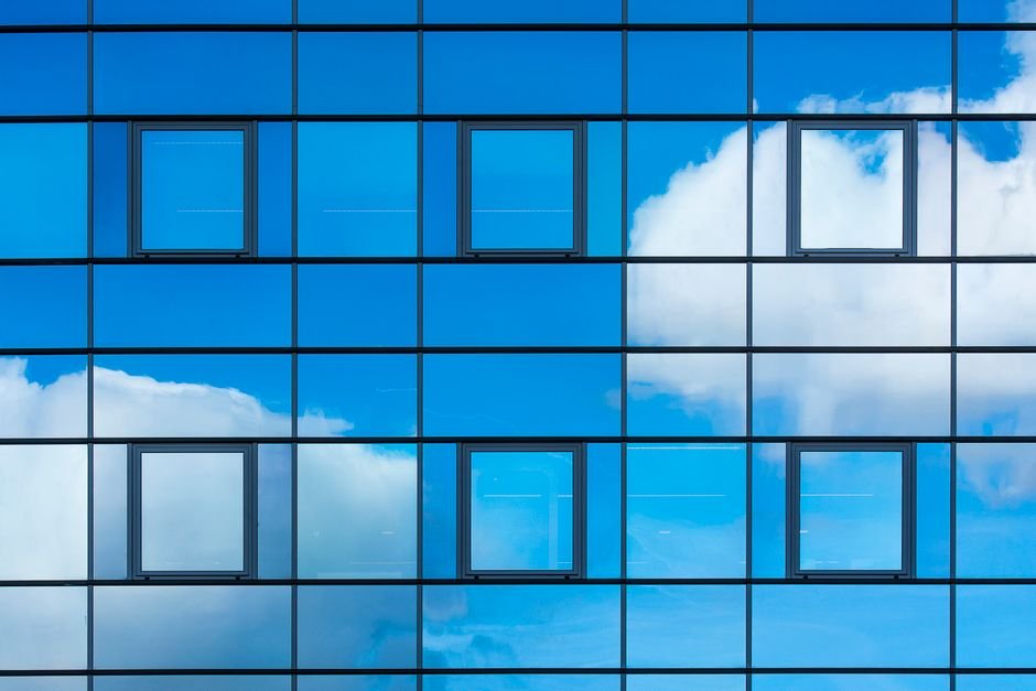 Is It a Tenant's Responsibility to Clean Windows? Reddit Info 8 Featured image